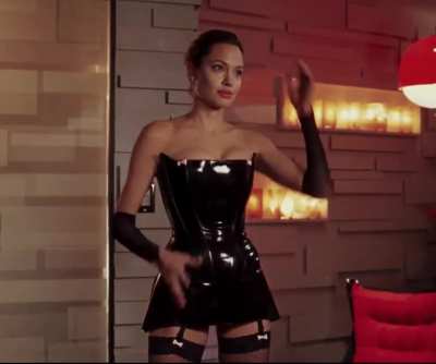 Angelina Jolie (Mr. & Mrs Smith)