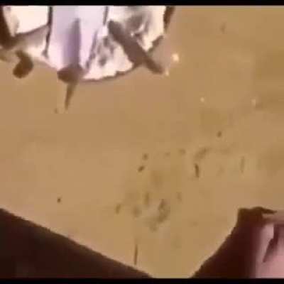 '-'