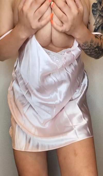 Silk PJs make for a good reveal 😌