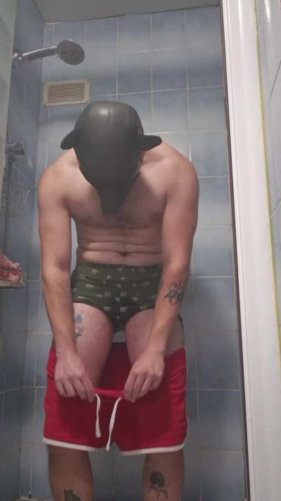 28 FTM puppy couldn't hold it and pissed himself 🐶
