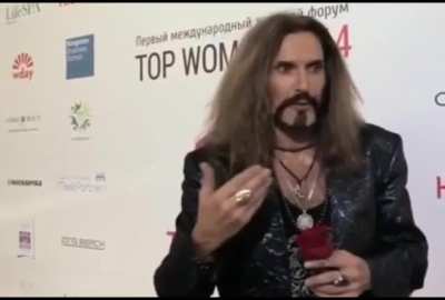 И все же он нормальный