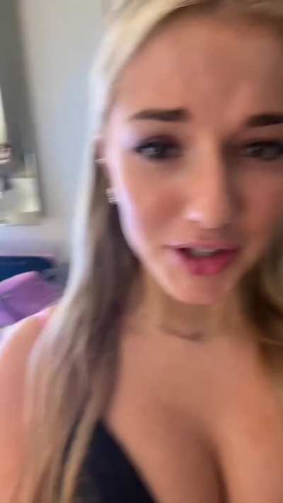 Breckie Hill - Hookup horror story