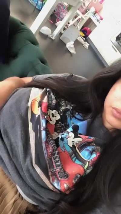 Ever seen an Arab tittydrop? Well, I guess it’s your lucky day... my free album >>  