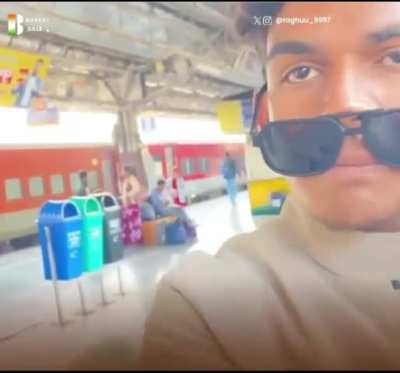 Traveling to Indore, a man found an unlocked phone at a railway station and returned it, leaving the elderly owner emotional and in tears