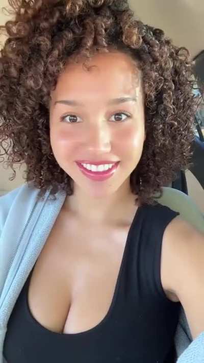 Sofia Wylie 