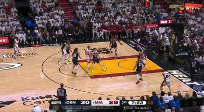 [Highlight] Beautiful Pass by Duncan Robinson to Butler for the Deuce Tatum!