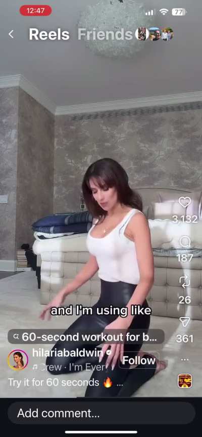 “You know the workout I do on my knees” 😂 + tank top tucked to give illusion of a butt 🤦🏻‍♀️