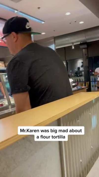 Customer Gets Mad at Minimum Wagers at Chipotle for Prioritizing Online Orders