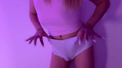 nothings hotter than a girl with a bulge, right?
