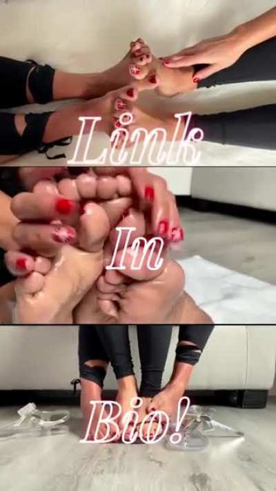 Auntie and I playing footsie! Up on my 0nlyfans now! Don’t miss out! Part 2 will be worship and double FJ🙌🏻
