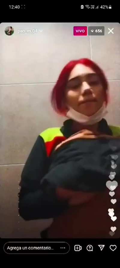 flash boobs