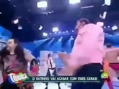 Ai me perguntam pq eu prefiro o sbt inves da globo eu: