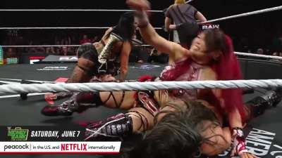 Rhea defeats Giulia