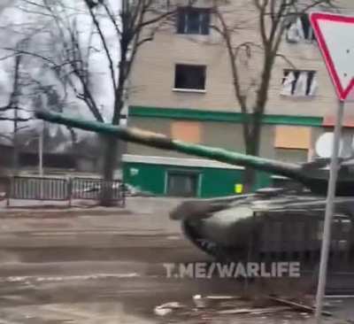 Ukrainian tanks on the streets of Bakhmut.