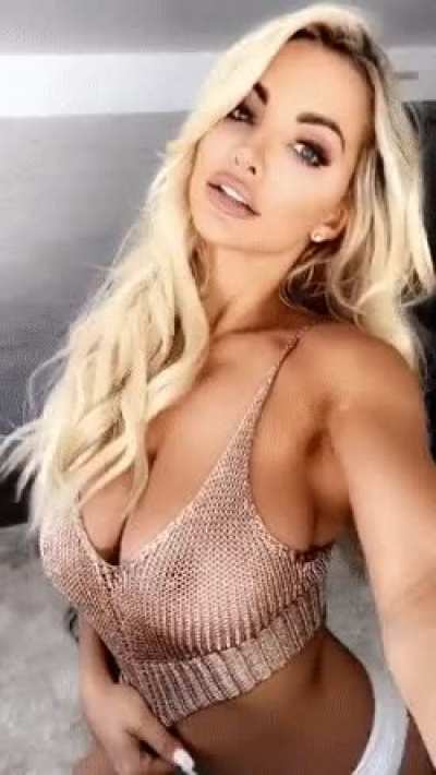 Lindsey Pelas