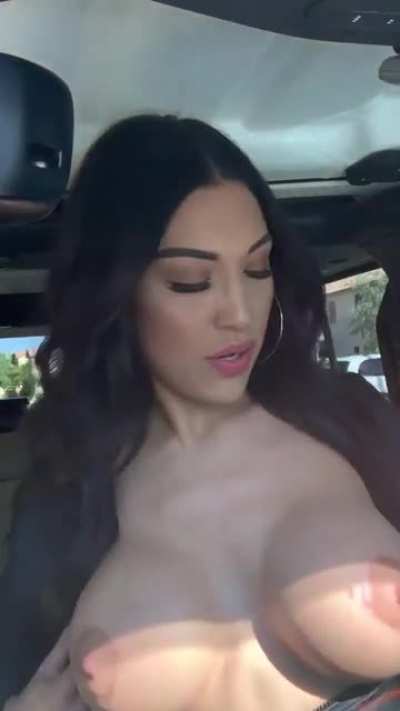 Latina baddie “flash”