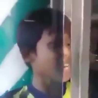 :v