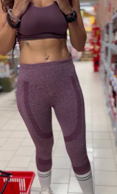 Grocery shopping [gif]