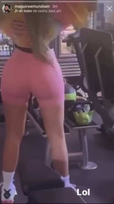 slow motion jiggle