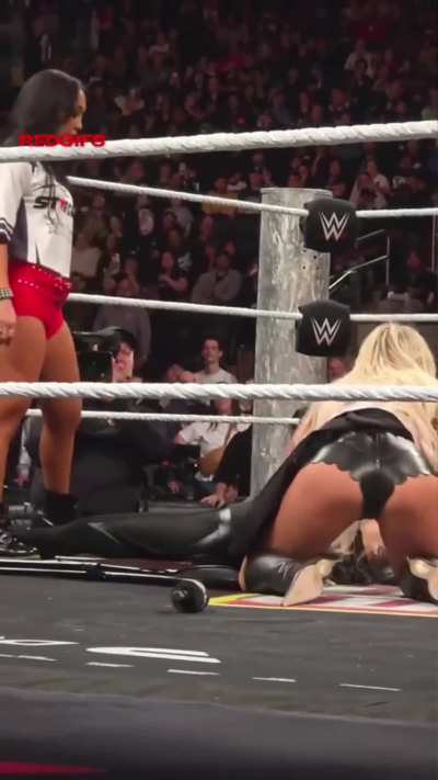 Roxanne Perez and Liv Morgan