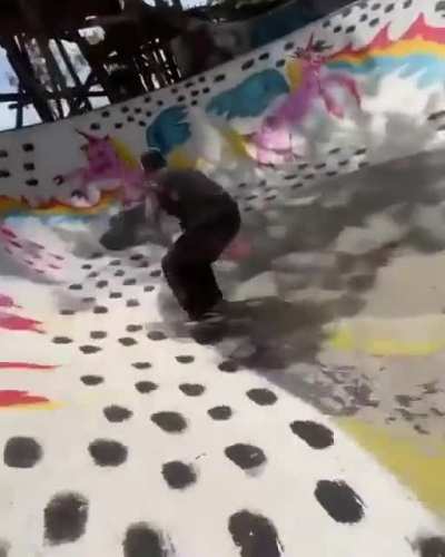 The cameraman is absolutely stunning doing the whole course while keeping the subject centered.