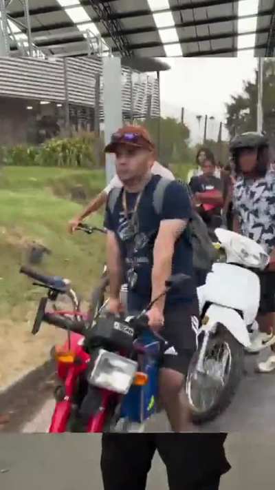 Abrió una convocatoria para personal y le cayeron más de 3 mil postulantes