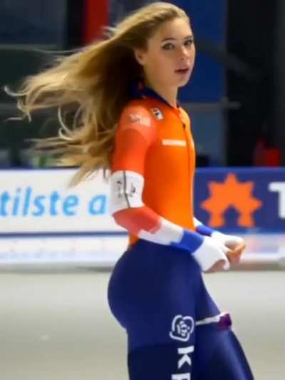 Jutta Leerdam- Dutch speed<wbr>skate<wbr>r/hot<wbr>tie