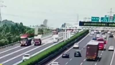 大货车公路开大，石膏板六杀怒开无双