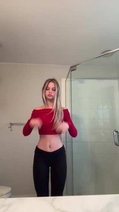 18yo blondie