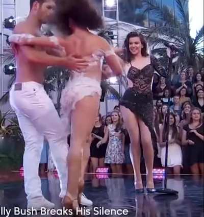 Hailee Steinfeld (with bonus dancer)