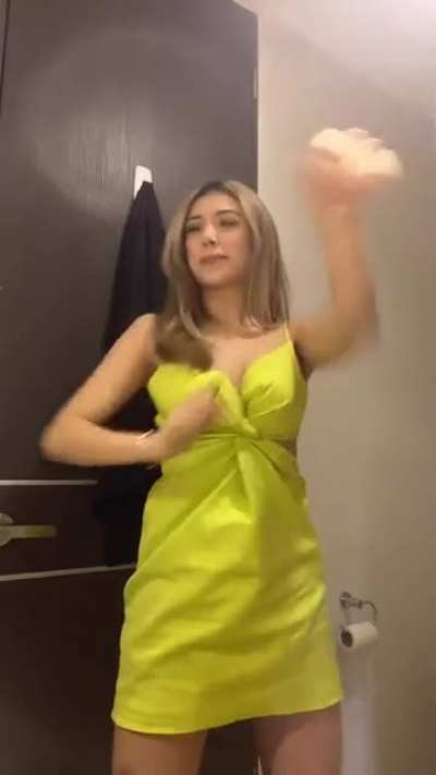 [20F] I love how my tits and ass look in this video ;)