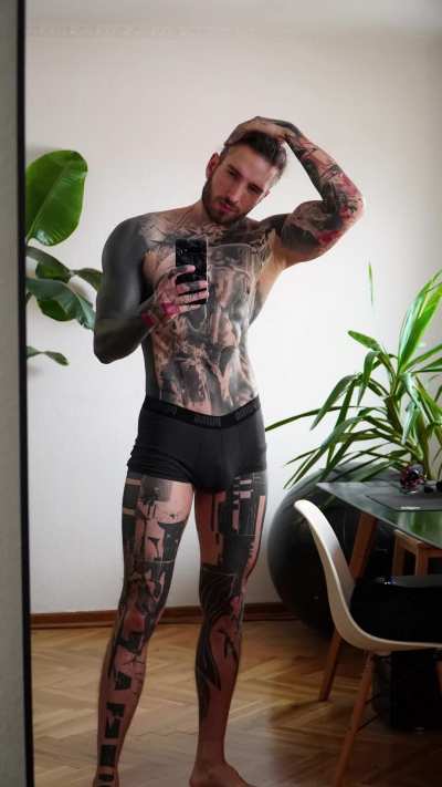 ceo of taking bootypics 😈
