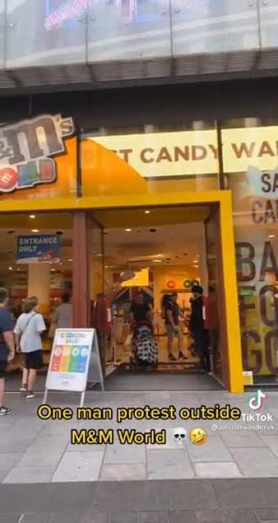 A one man protest against the devils playground, or M&M world as its otherwise known!