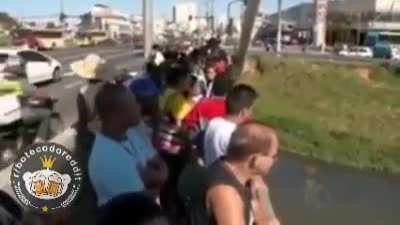Povo é curioso né?