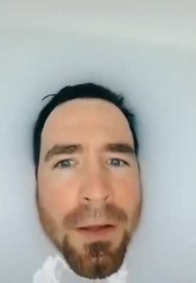 𓂸