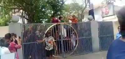 Wake up babe, weekly India hate thread is live