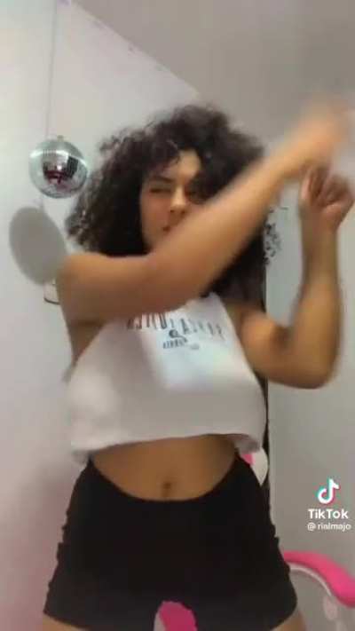 Underboob