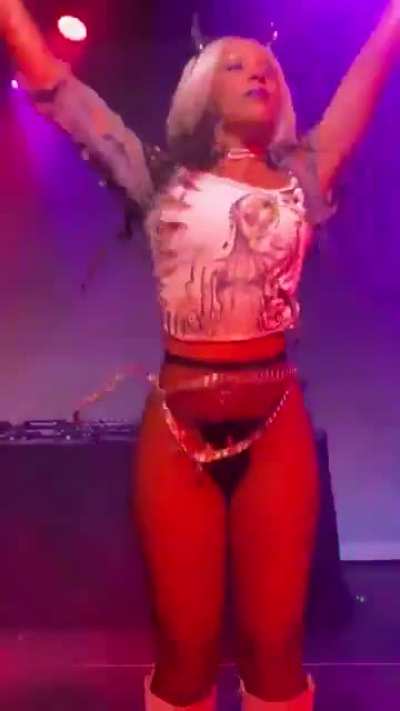 doja performing for heaven marc jacobs