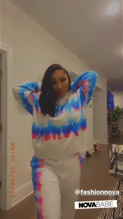 FashionNova Got The Booty Lookin Right.
