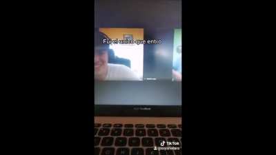Denle up vote pa parecer en un video