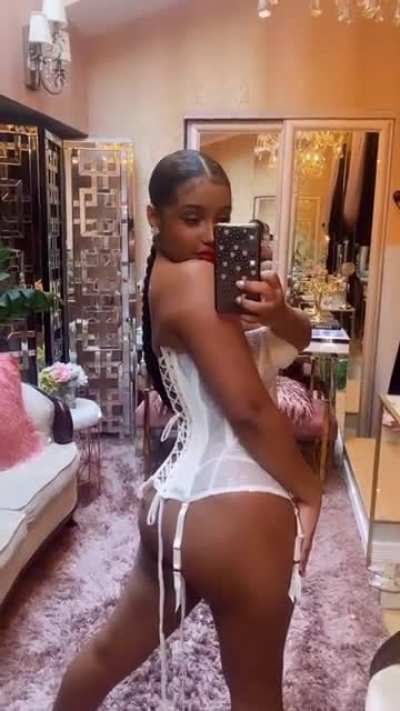 Lord have mercy 🍑