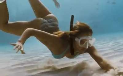 Into the Blue with Jessica Alba