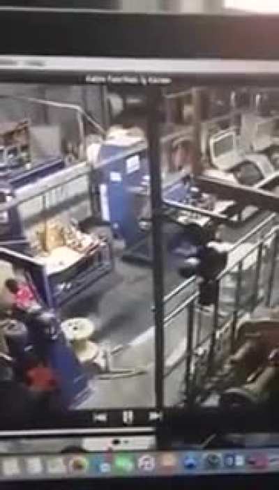 D or V? Rotating drum incident.