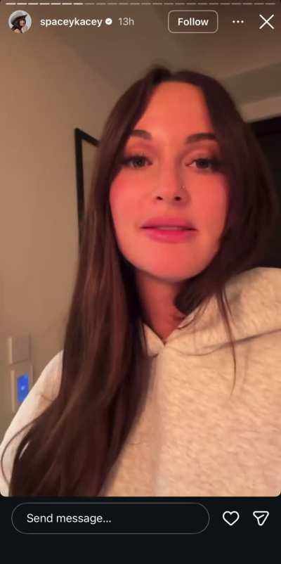 Country singer Kacey Musgraves catches orbs from her plane (story + videos)