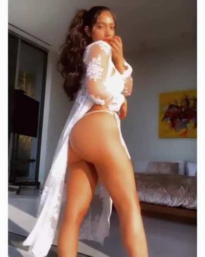 Deyana Mounira (@dey<wbr>ana_m<wbr>ounir<wbr>a)