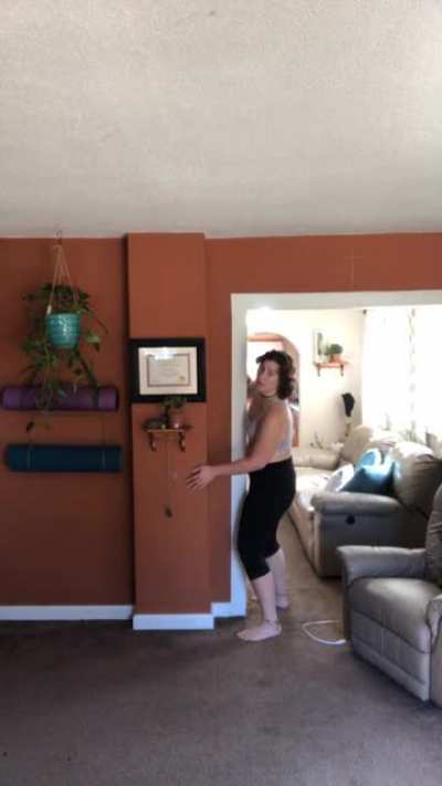 I was describing to a friend the adventures of getting a bat out of my house last night. I was saying “the bat was hanging off the back of my dresser going ‘AHHH’, but in Bat” but the end got cut off into a perfectly cut scream. Had to share.