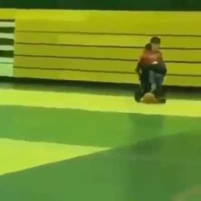 Cartão vermei pro cara,Cartão Pleto pra bola