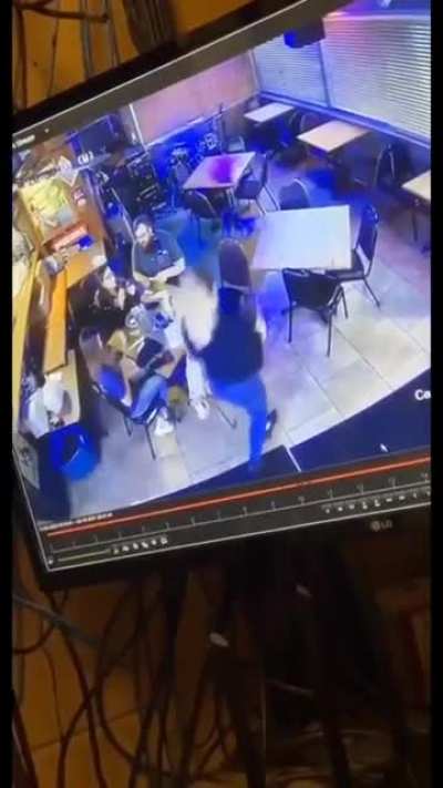 to be a waitress