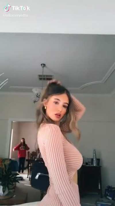 ella cervetto