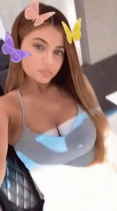 She’s So Pretty!!💜